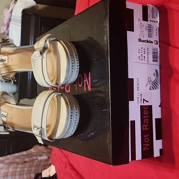 Buckle - Picture 3 of 3